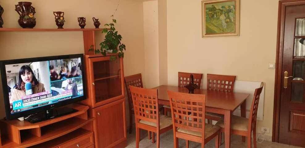 Piso De Perlio Ideal Para Gente Amante De La Play Fene Luaran gambar